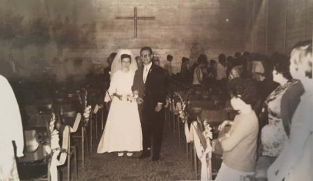 Casamento religioso de Luise e Walter Babisch, na Igreja So Bonifcio. Sada da igreja. Registro feito na Vila Mariana-SP, em novembro de 1967.